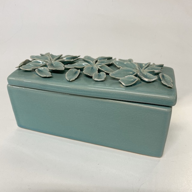 BOX, Blue Trinket Box w Flower Lid